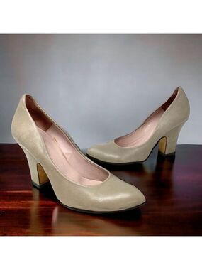 AUDLEY London Tan Leather Court Shoes Size 38